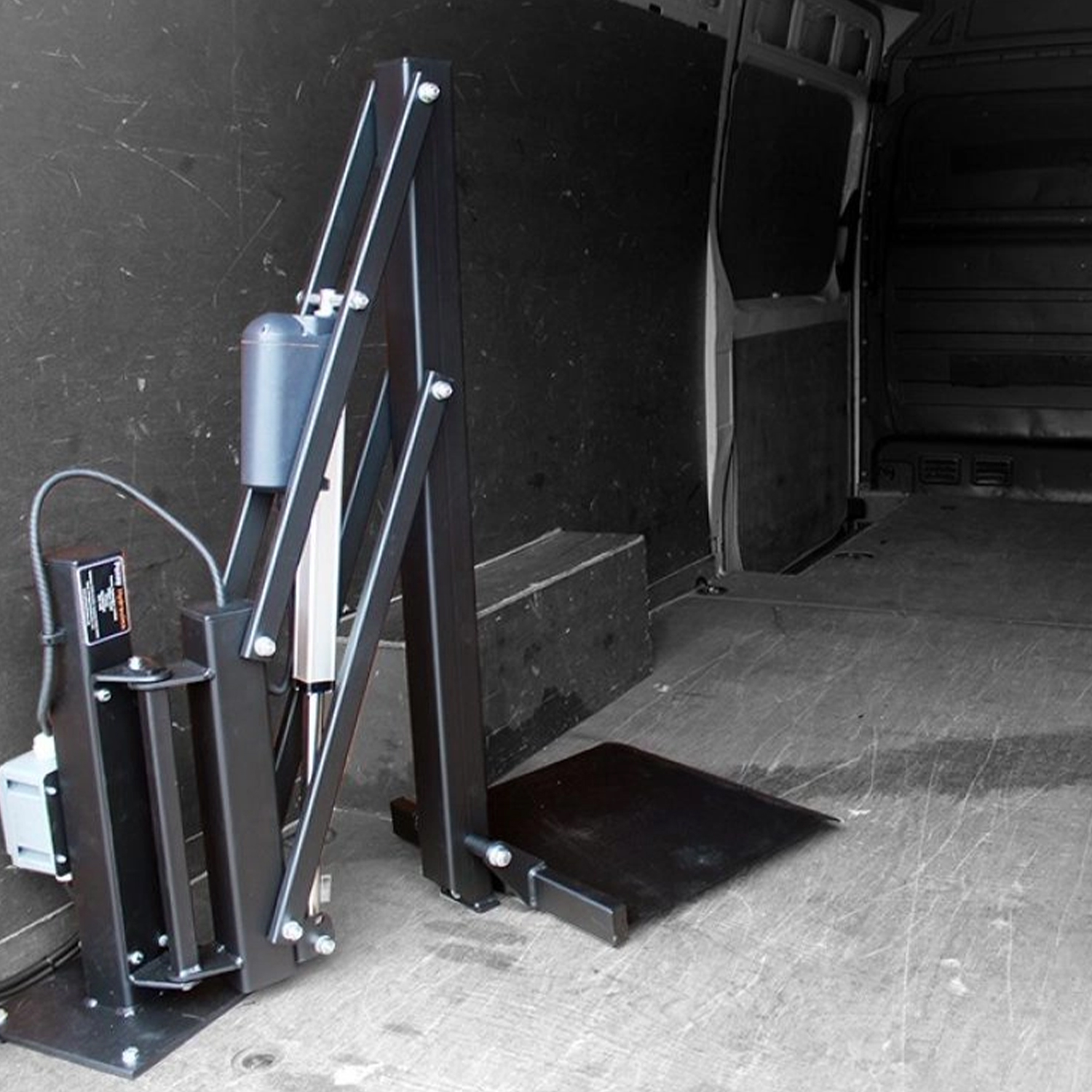 Lightweight LoadLift Electric