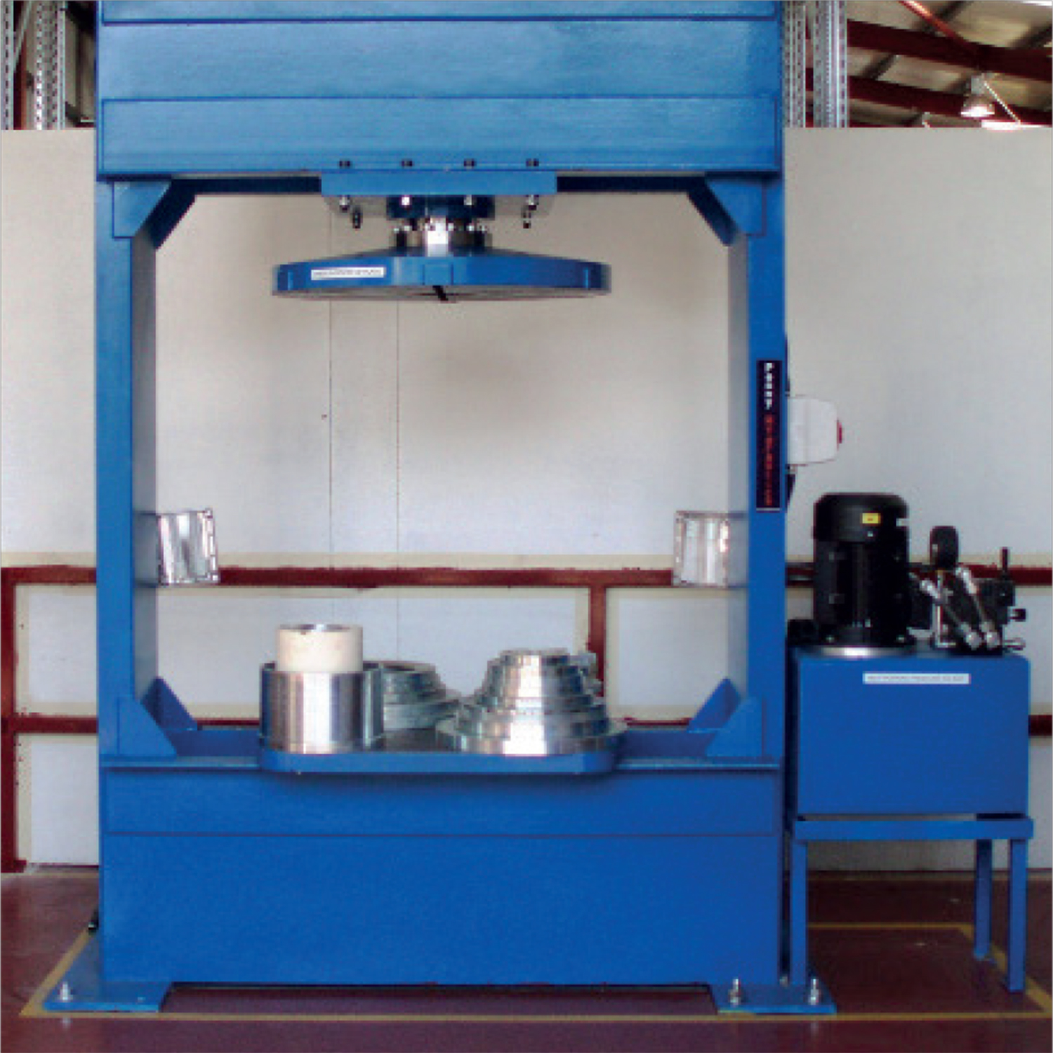 Wide Frame 150 Tonne Static Tyre Press