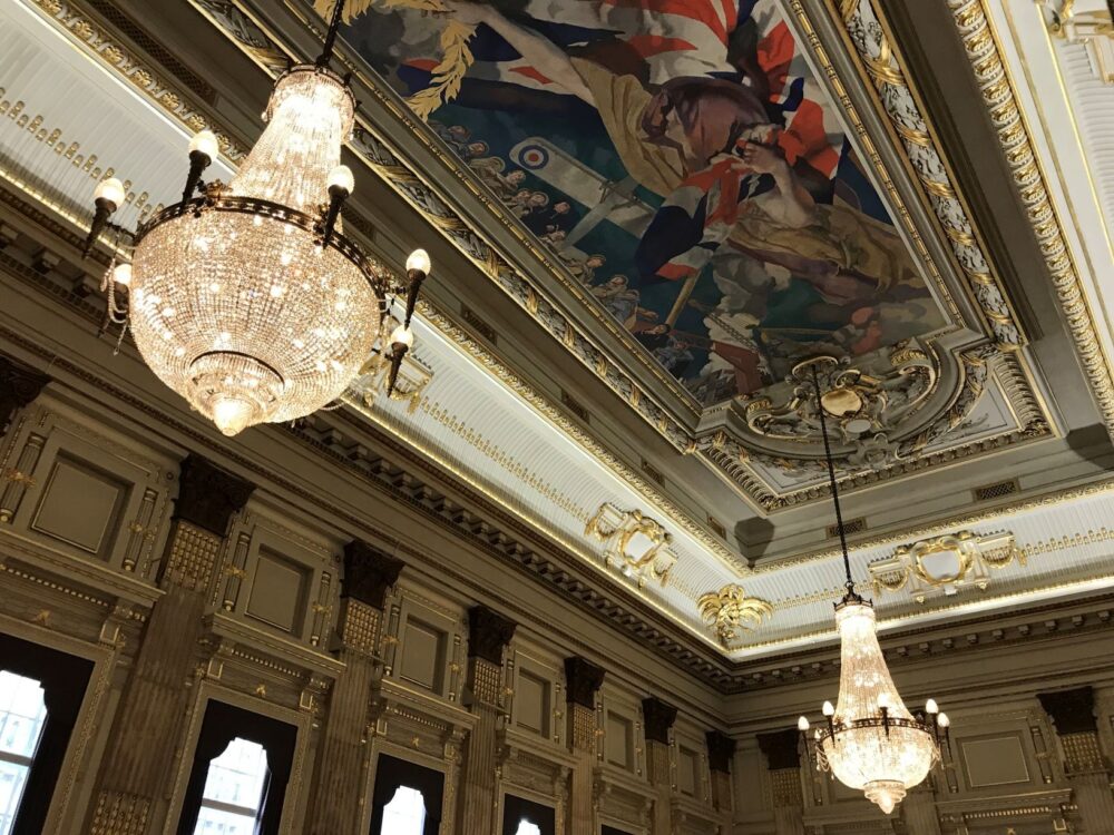 Chandelier Winch Systems 1000X0 C Default[1]